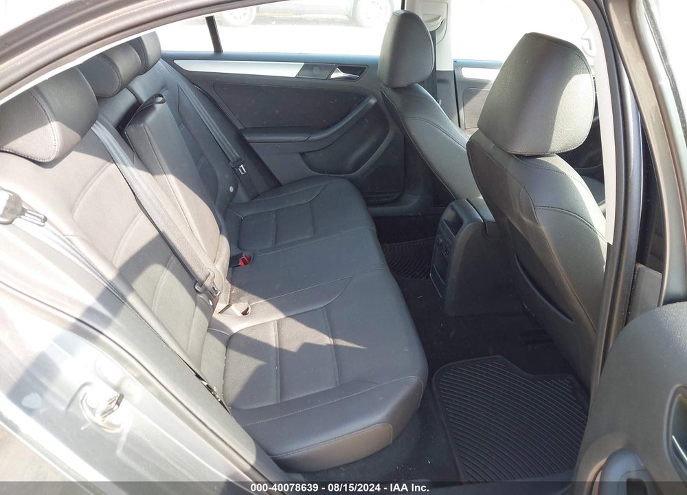 2011 VOLKSWAGEN JETTA 2.0L TDI VIN: 3VWLL7AJ9BM049781