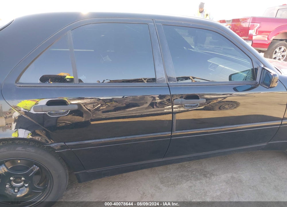 1999 MERCEDES-BENZ C 230 KOMPRESSOR VIN: WDBHA24G7XA737492