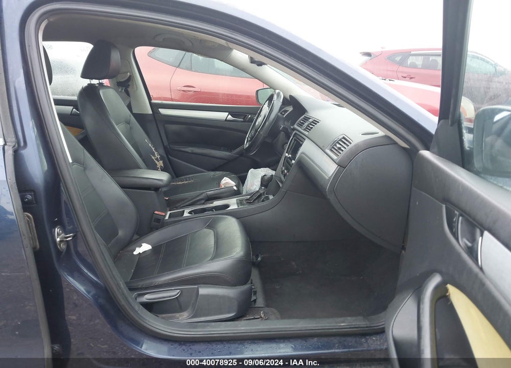 2013 VOLKSWAGEN PASSAT VIN: 1VWBP7A39DC067672