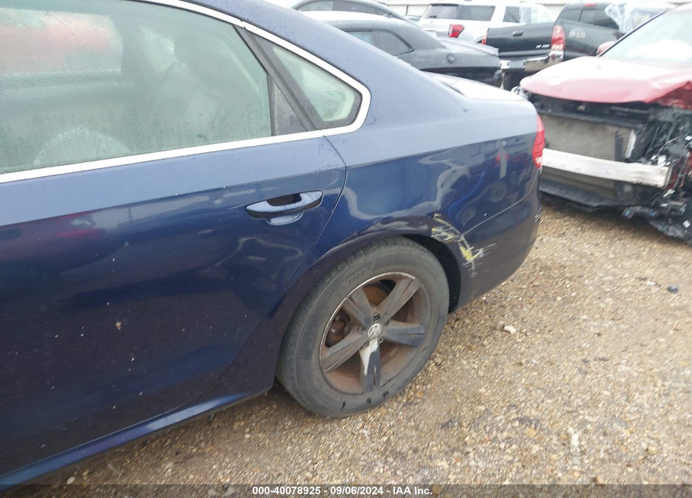 2013 VOLKSWAGEN PASSAT VIN: 1VWBP7A39DC067672