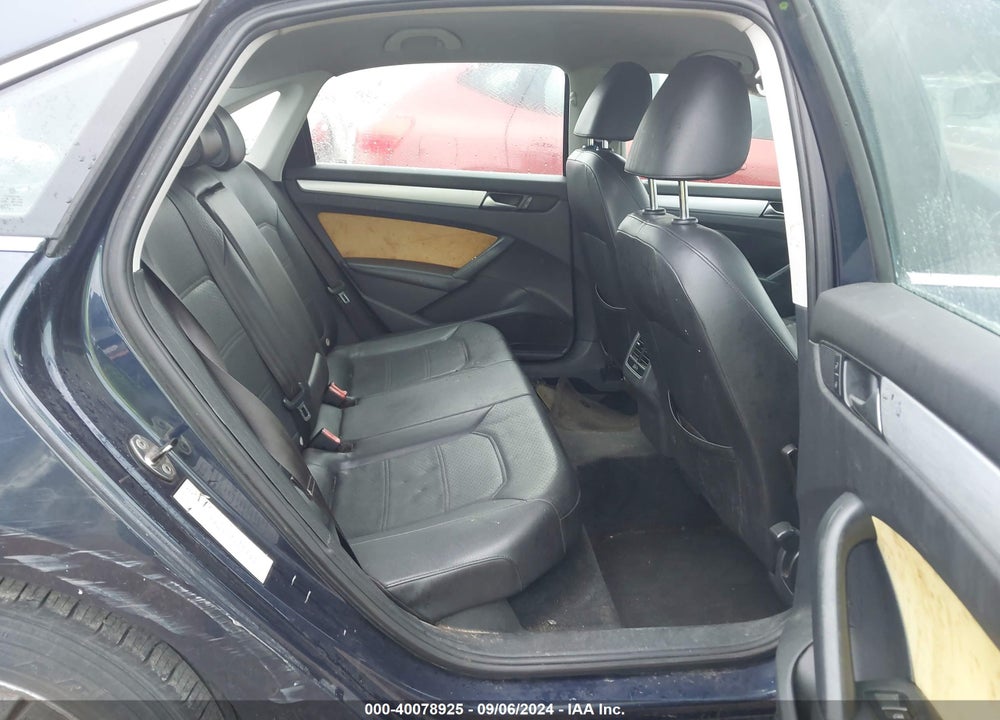 2013 VOLKSWAGEN PASSAT VIN: 1VWBP7A39DC067672