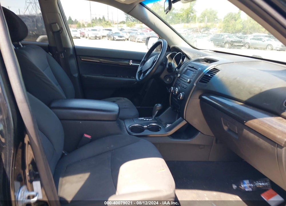 2012 KIA SORENTO LX VIN: 5XYKTCA67CG308141