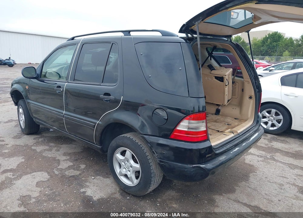 2001 MERCEDES-BENZ ML 320 VIN: 4JGAB54E11A263221
