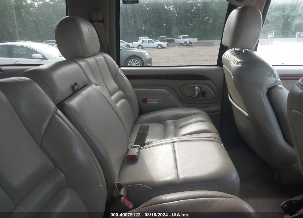 2000 CADILLAC ESCALADE STANDARD VIN: 1GYEK63R9YR230179
