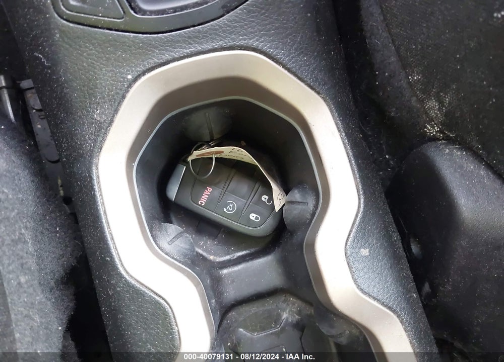 2016 JEEP RENEGADE VIN: ZACCJABT4GPD92444