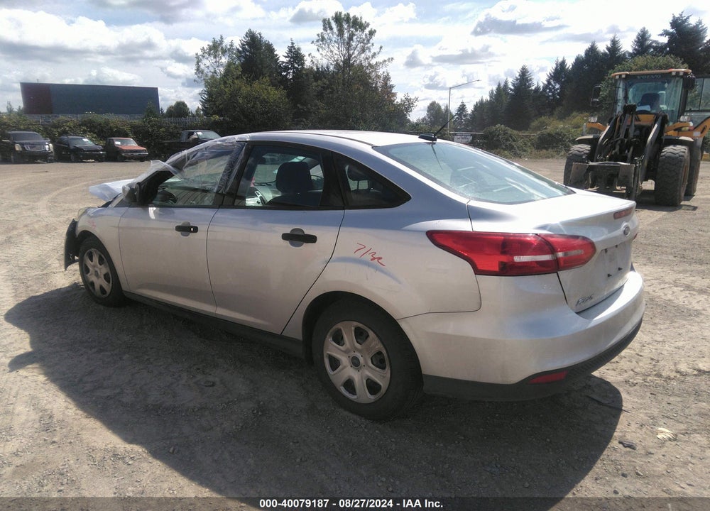 2015 FORD FOCUS S VIN: 1FADP3E27FL326108