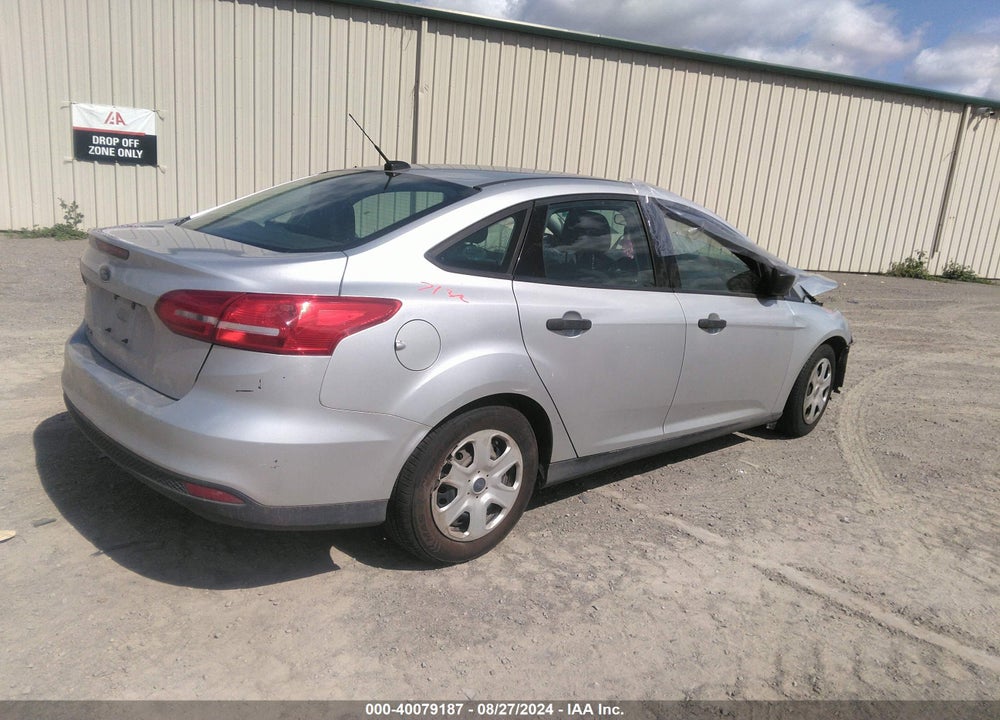 2015 FORD FOCUS S VIN: 1FADP3E27FL326108