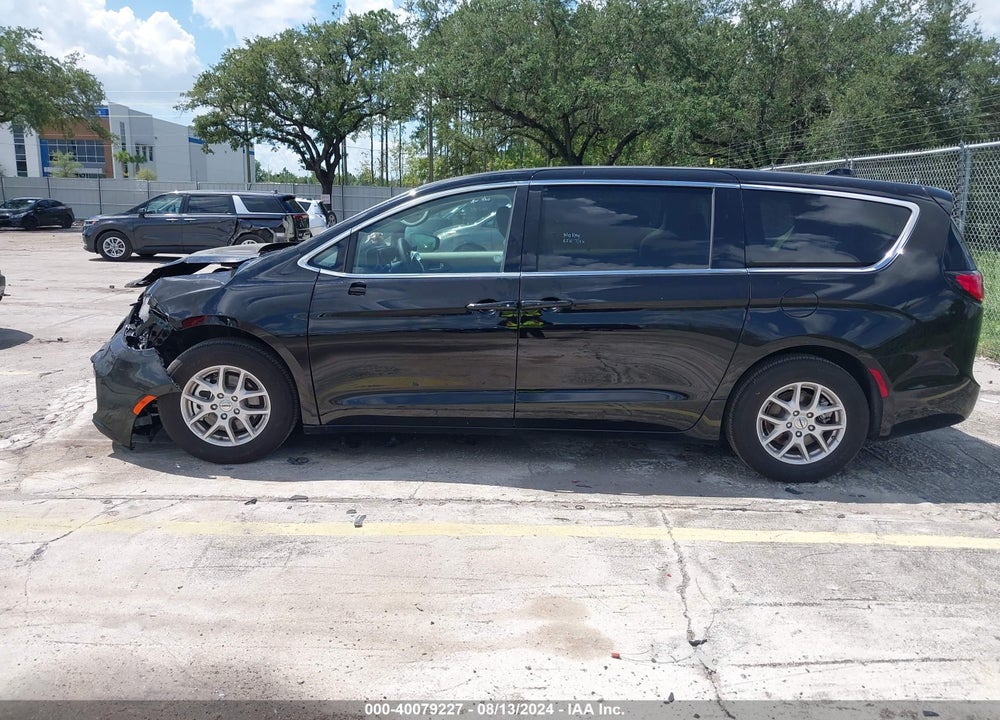 2024 CHRYSLER PACIFICA TOURING L VIN: 2C4RC1BG9RR128495