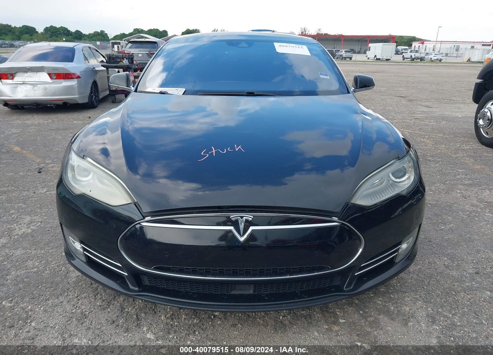 2015 TESLA MODEL S VIN: 5YJSA1H14FF099425