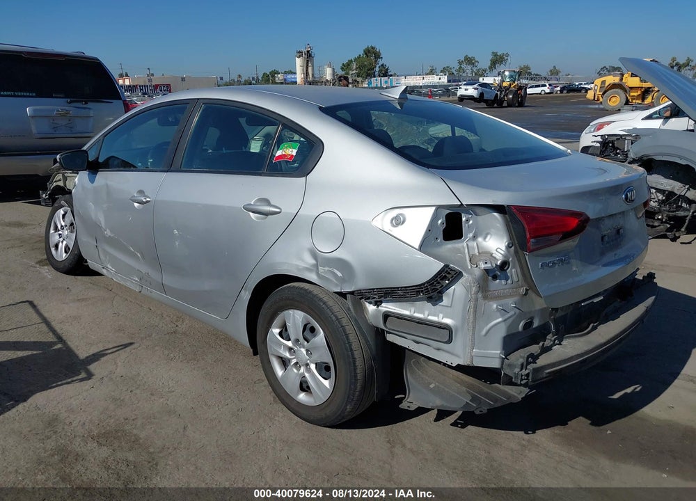 2018 KIA FORTE VIN: 3KPFL4A70JE198429