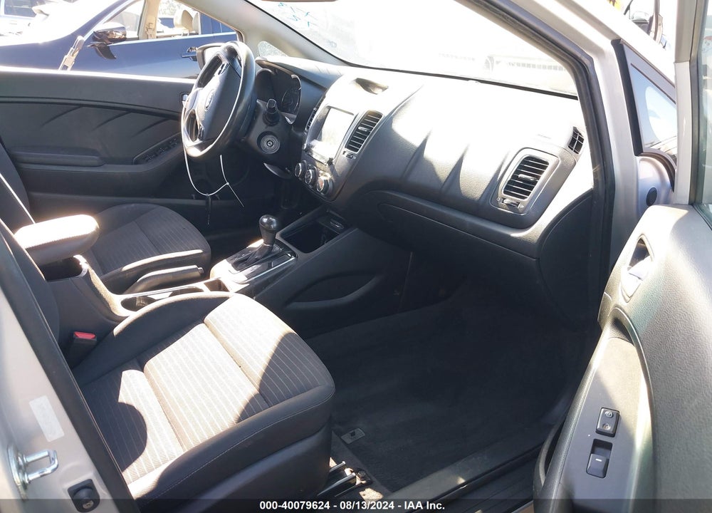 2018 KIA FORTE VIN: 3KPFL4A70JE198429