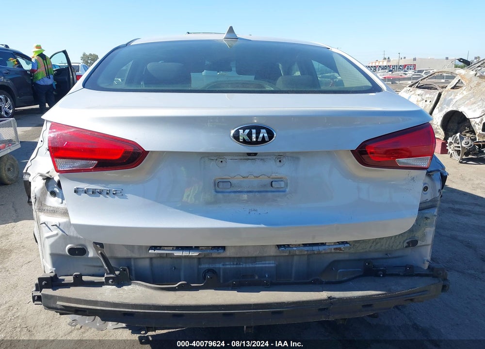 2018 KIA FORTE VIN: 3KPFL4A70JE198429