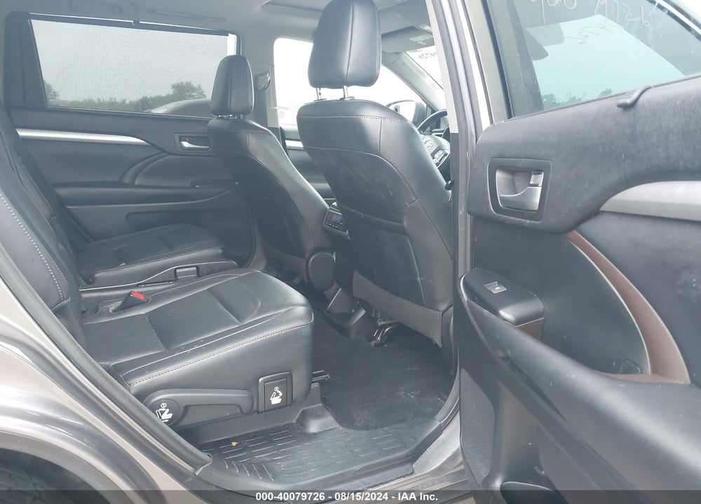 2018 TOYOTA HIGHLANDER XLE VIN: 5TDJZRFH7JS532310