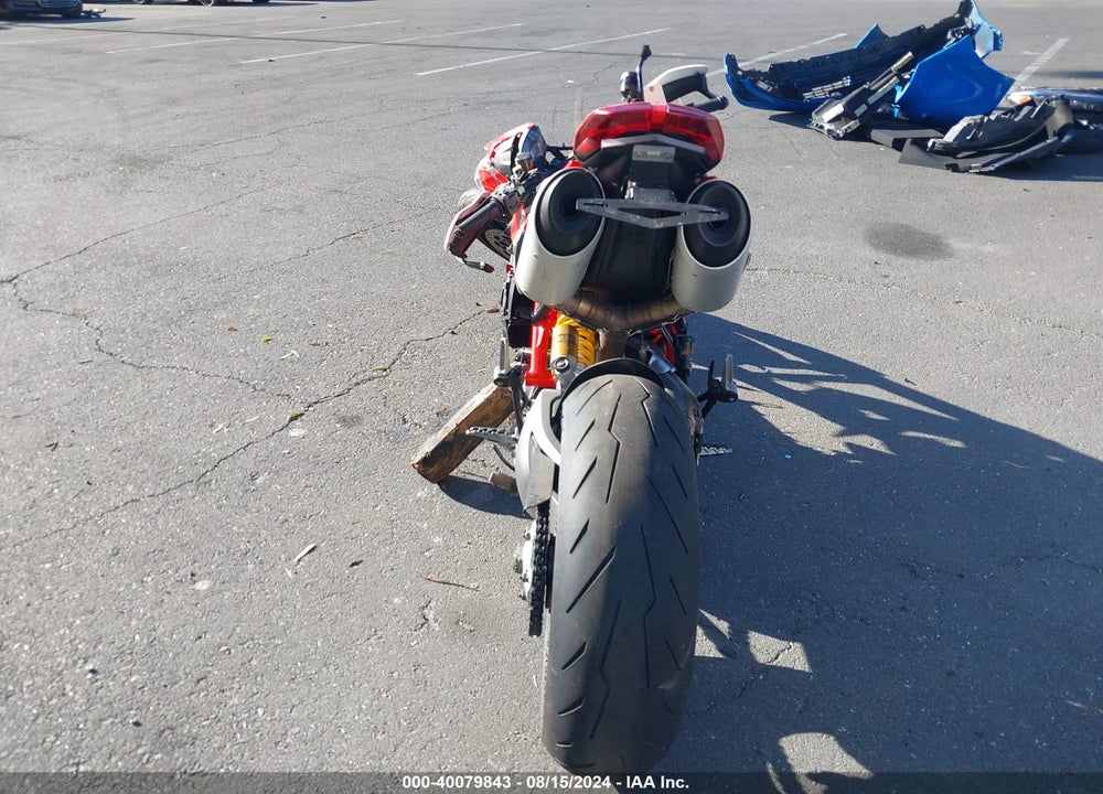 2022 DUCATI HYPERMOTARD 950/950 SP VIN: ZDMBAJDT4NB008750