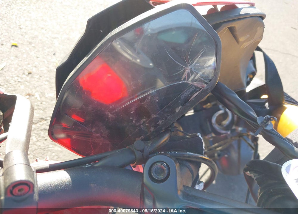 2022 DUCATI HYPERMOTARD 950/950 SP VIN: ZDMBAJDT4NB008750