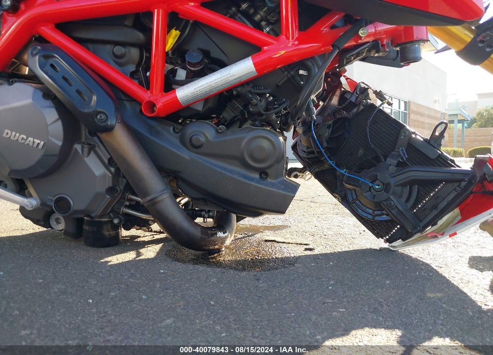 2022 DUCATI HYPERMOTARD 950/950 SP VIN: ZDMBAJDT4NB008750