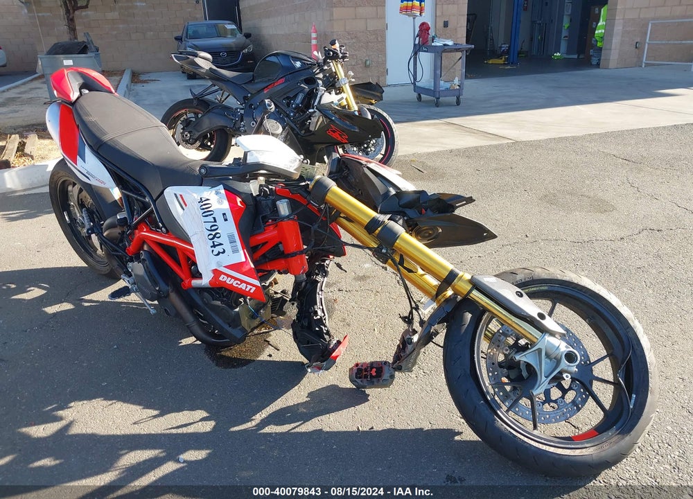 2022 DUCATI HYPERMOTARD 950/950 SP VIN: ZDMBAJDT4NB008750