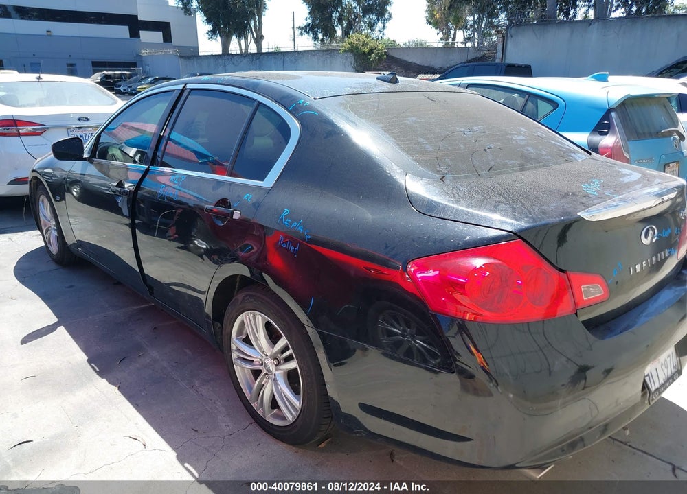 2015 INFINITI Q40 VIN: JN1CV6AP9FM503317