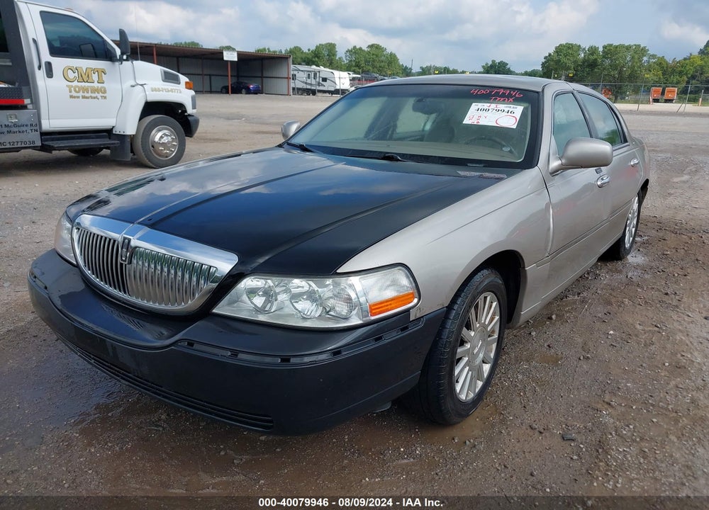 2003 LINCOLN TOWN CAR EXECUTIVE VIN: 1LNHM81W93Y604575
