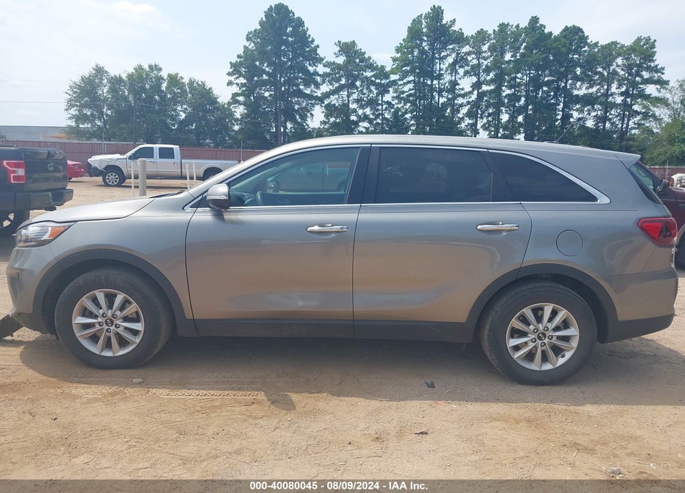 2019 KIA SORENTO 3.3L LX VIN: 5XYPG4A53KG492211