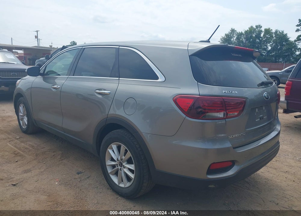 2019 KIA SORENTO 3.3L LX VIN: 5XYPG4A53KG492211