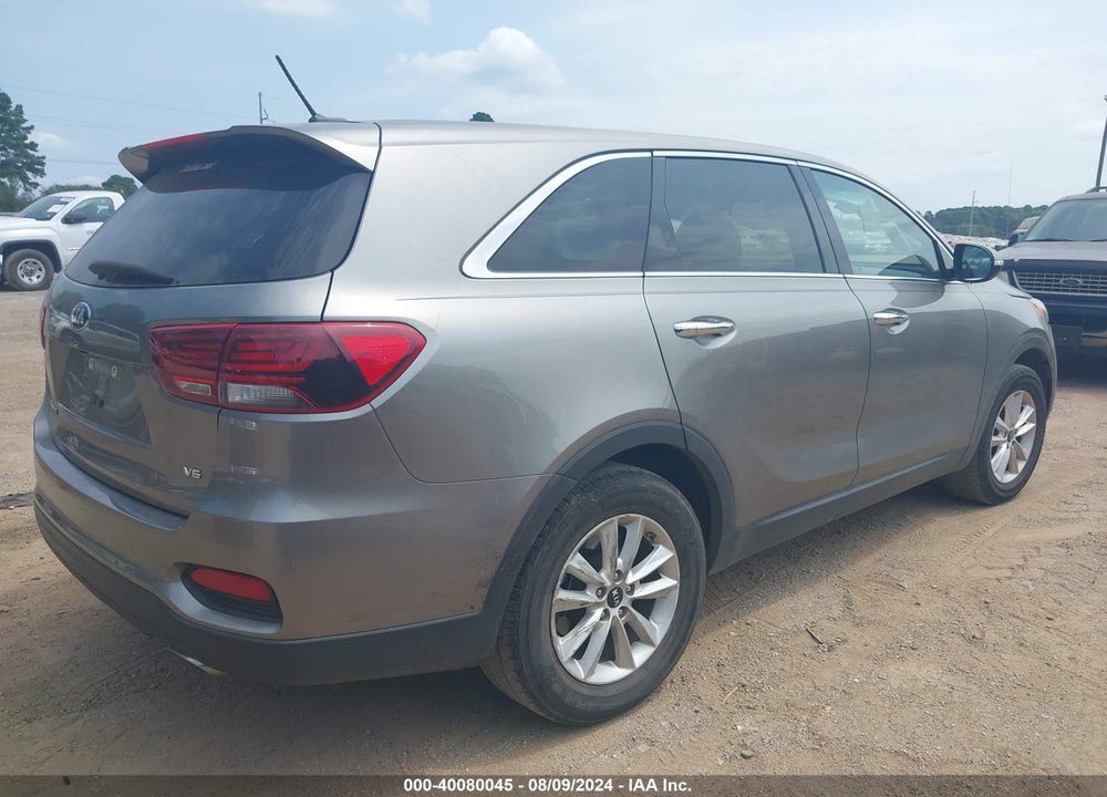 2019 KIA SORENTO 3.3L LX VIN: 5XYPG4A53KG492211