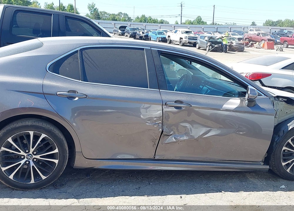 2018 TOYOTA CAMRY SE VIN: 4T1B11HK5JU606627