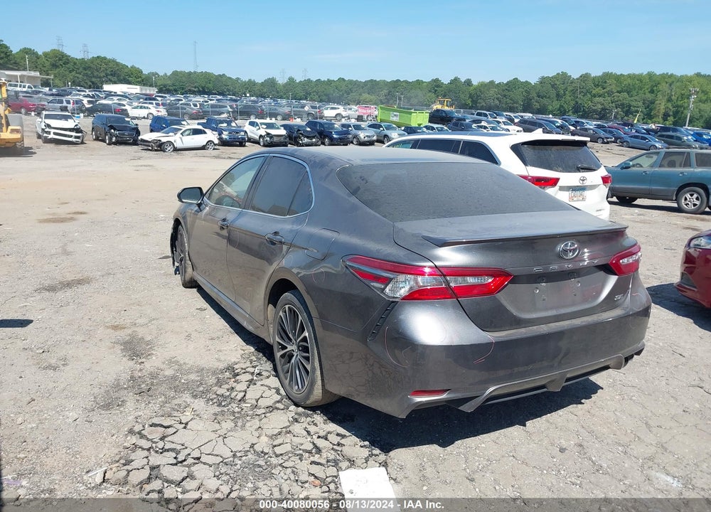 2018 TOYOTA CAMRY SE VIN: 4T1B11HK5JU606627