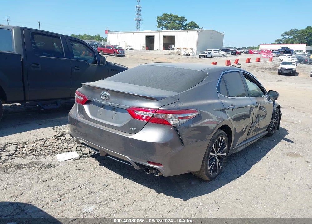 2018 TOYOTA CAMRY SE VIN: 4T1B11HK5JU606627