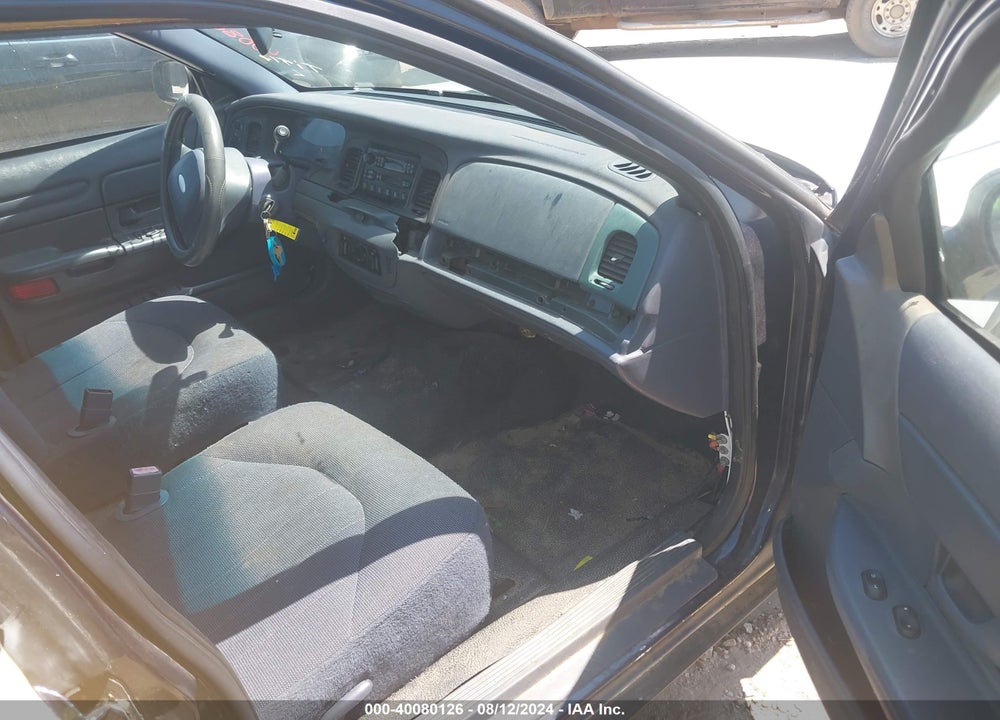 2001 FORD CROWN VICTORIA POLICE INTERCEPTOR VIN: 2FAFP71WX1X165998
