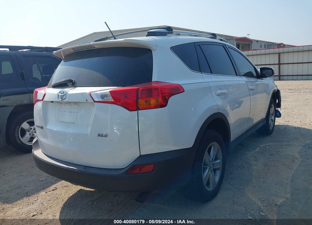 2015 TOYOTA RAV4 XLE VIN: 2T3WFREV3FW180211
