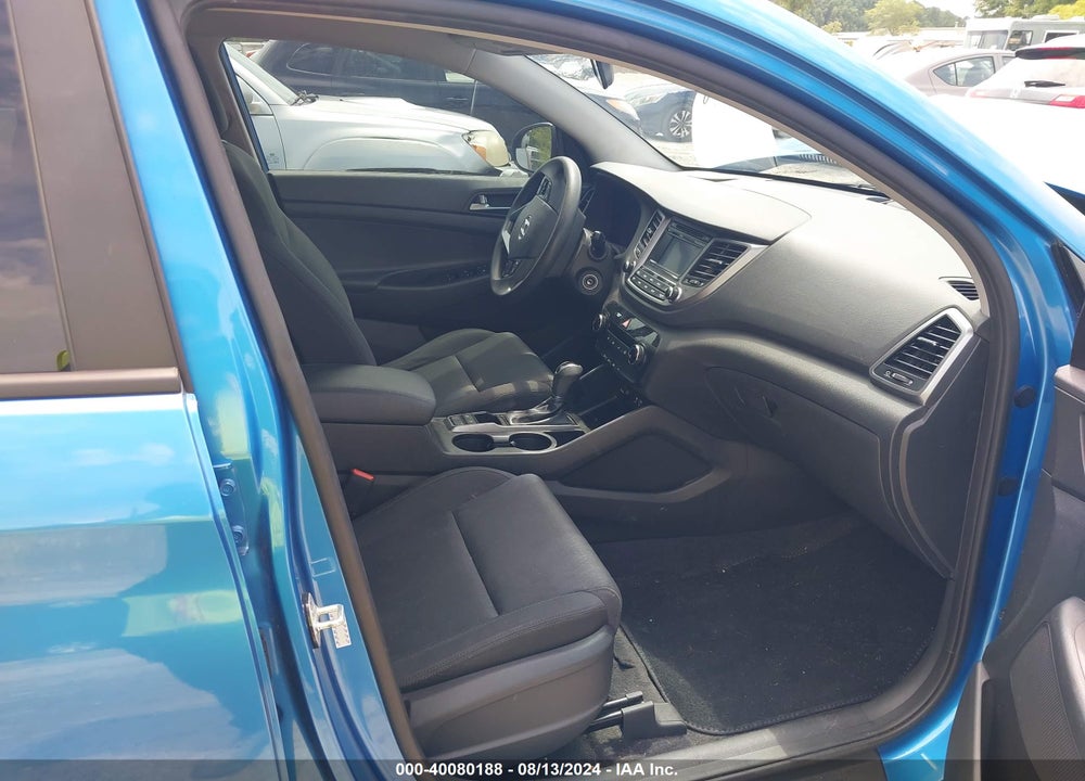 2017 HYUNDAI TUCSON SE VIN: KM8J3CA44HU472135