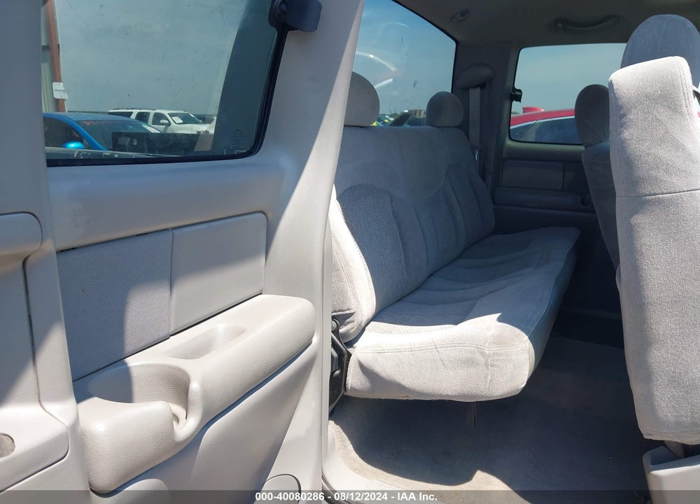2000 CHEVROLET SILVERADO 1500 LS VIN: 1GCEC19T4YZ117927