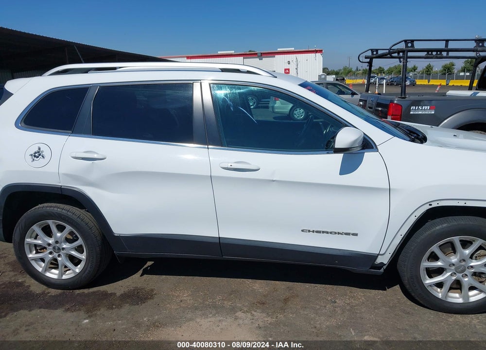 2017 JEEP CHEROKEE LATITUDE FWD VIN: 1C4PJLCS7HW653797