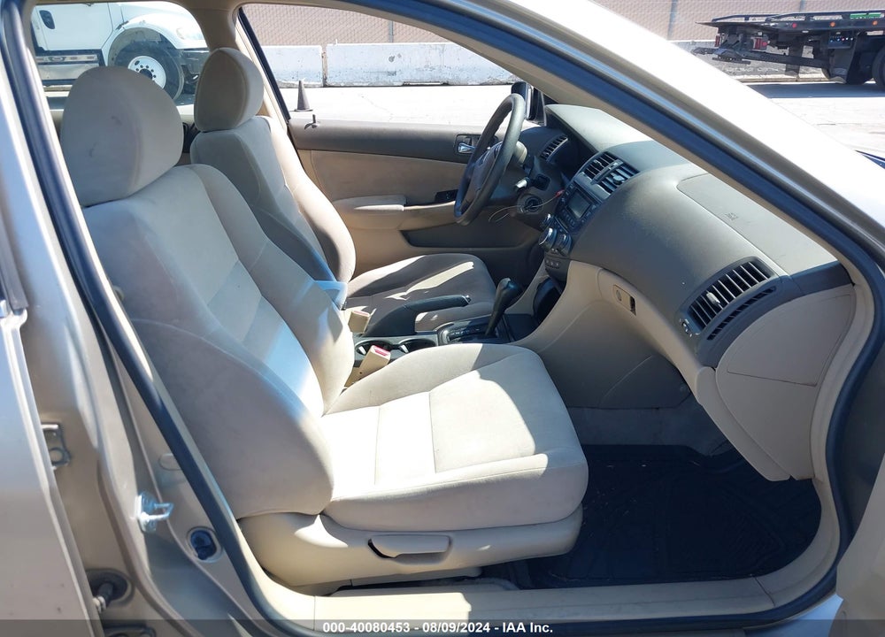 2004 HONDA ACCORD 2.4 LX VIN: JHMCM56394C027720