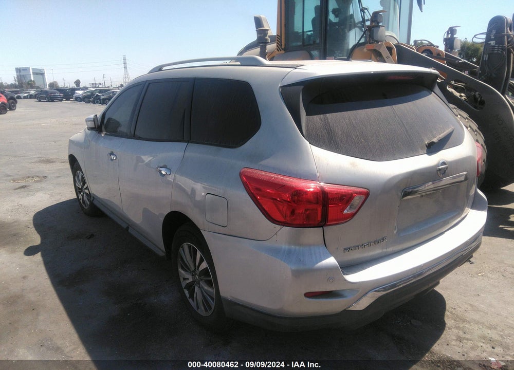 2018 NISSAN PATHFINDER SV VIN: 5N1DR2MN2JC668578