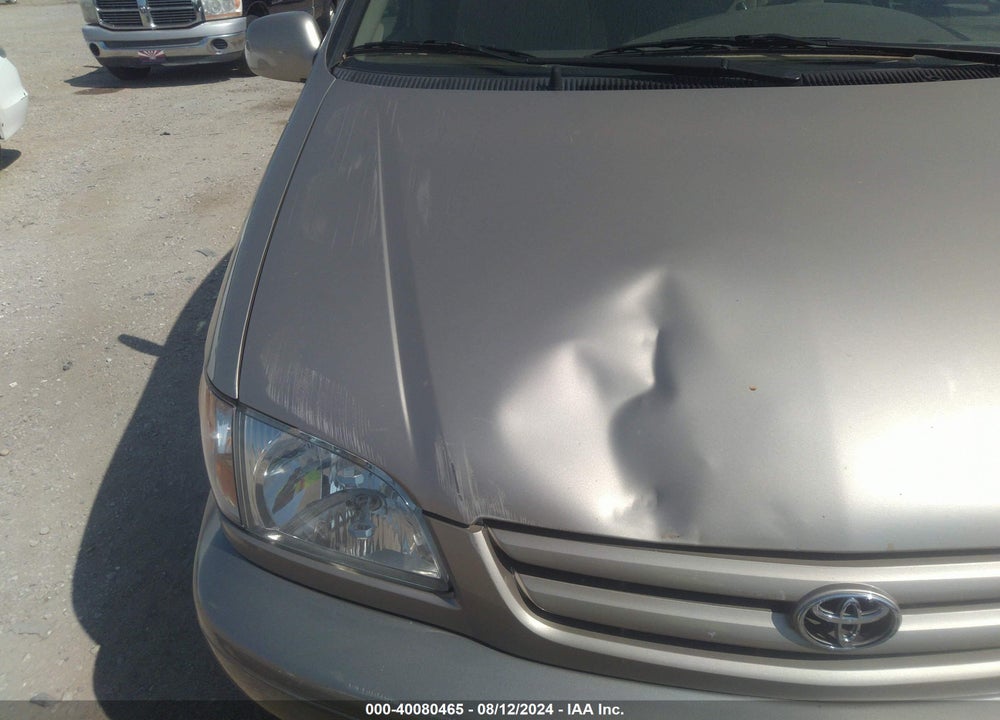 2002 TOYOTA SIENNA LE VIN: 4T3ZF13C02U450473