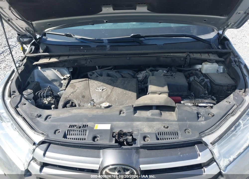2019 TOYOTA HIGHLANDER LE PLUS VIN: 5TDZZRFH7KS365578