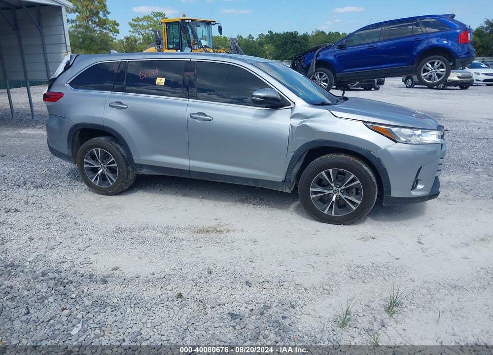 2019 TOYOTA HIGHLANDER LE PLUS VIN: 5TDZZRFH7KS365578