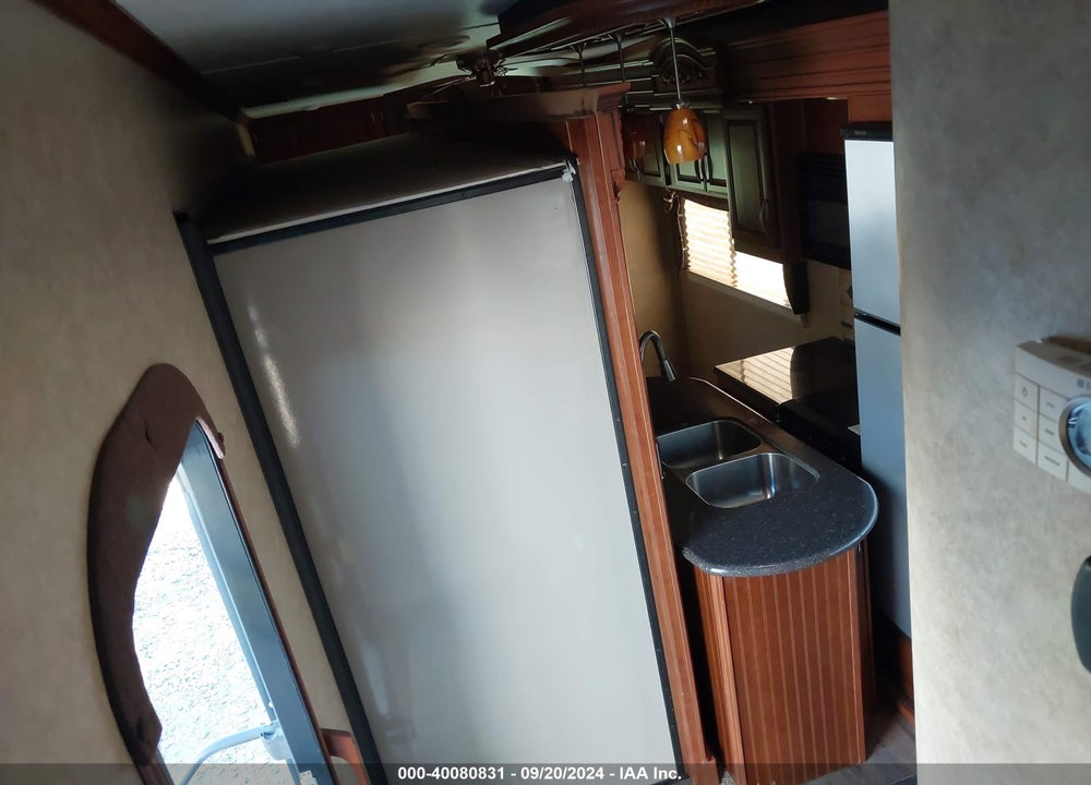 2014 FOREST RIVER SANIBEL SNF3050 VIN: 5ZT3SNWB1EG700779