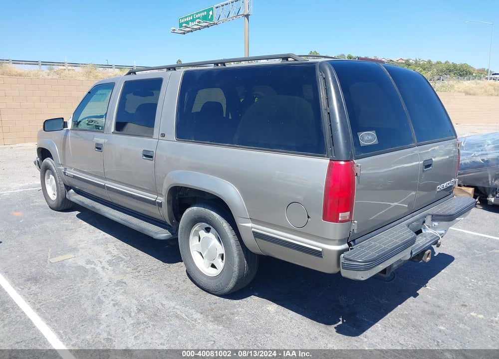 1999 CHEVROLET SUBURBAN 1500 LT VIN: 3GNFK16R8XG257470