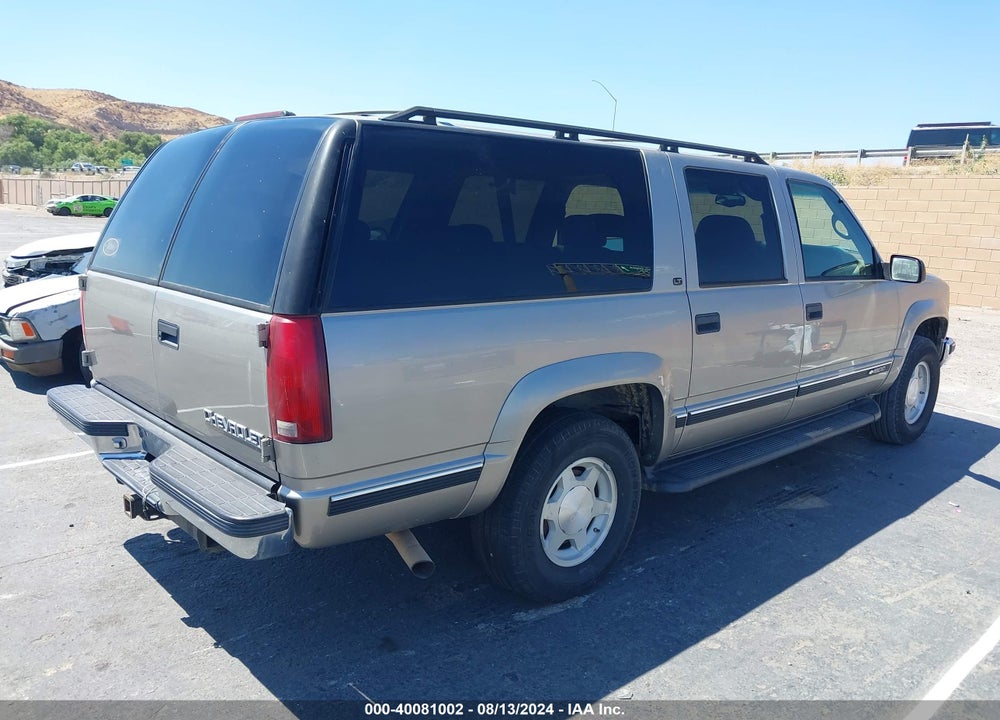 1999 CHEVROLET SUBURBAN 1500 LT VIN: 3GNFK16R8XG257470