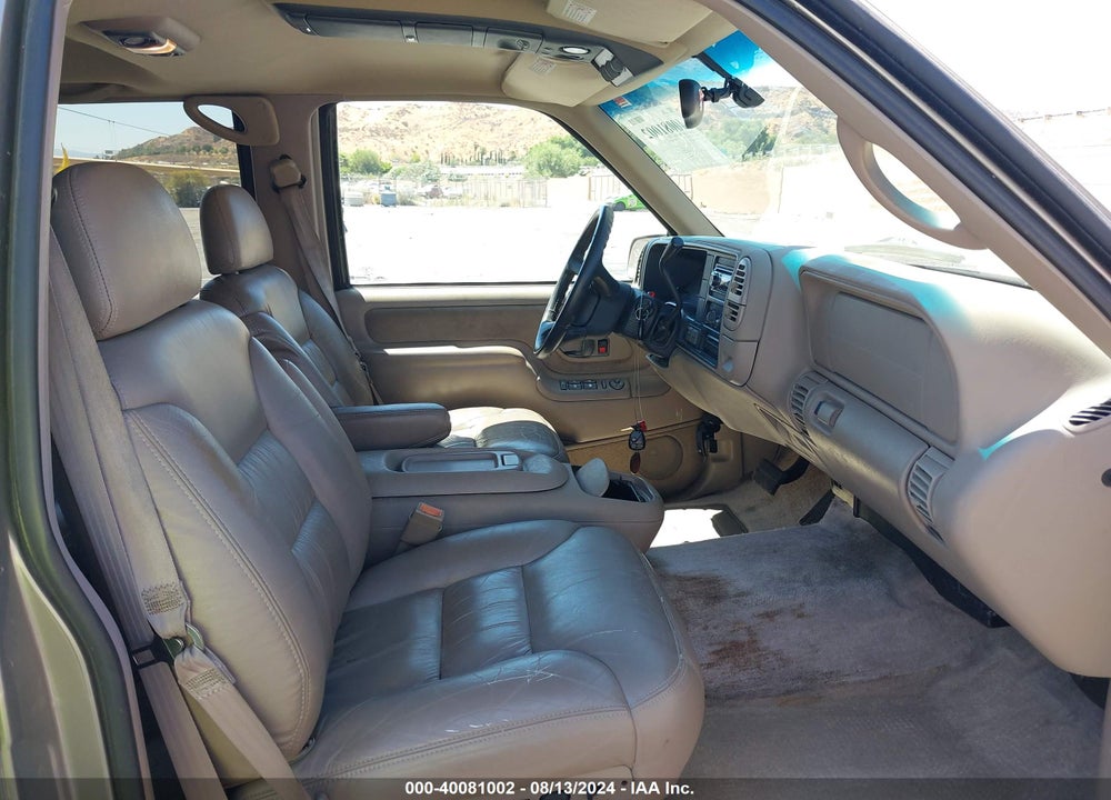 1999 CHEVROLET SUBURBAN 1500 LT VIN: 3GNFK16R8XG257470