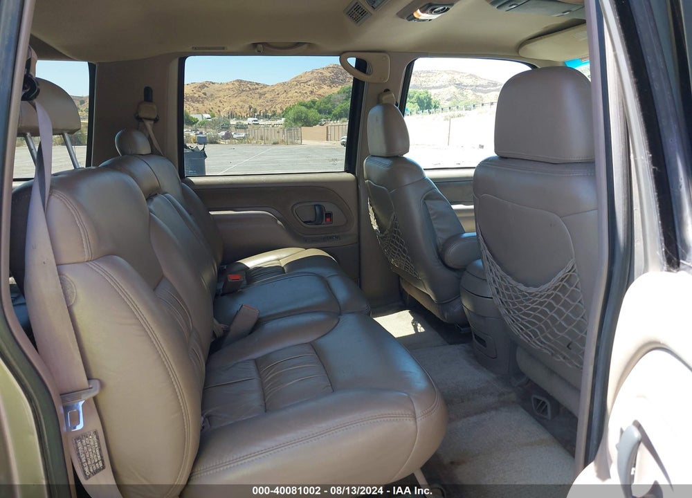 1999 CHEVROLET SUBURBAN 1500 LT VIN: 3GNFK16R8XG257470