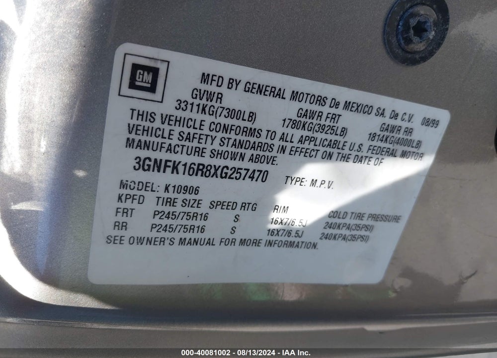 1999 CHEVROLET SUBURBAN 1500 LT VIN: 3GNFK16R8XG257470