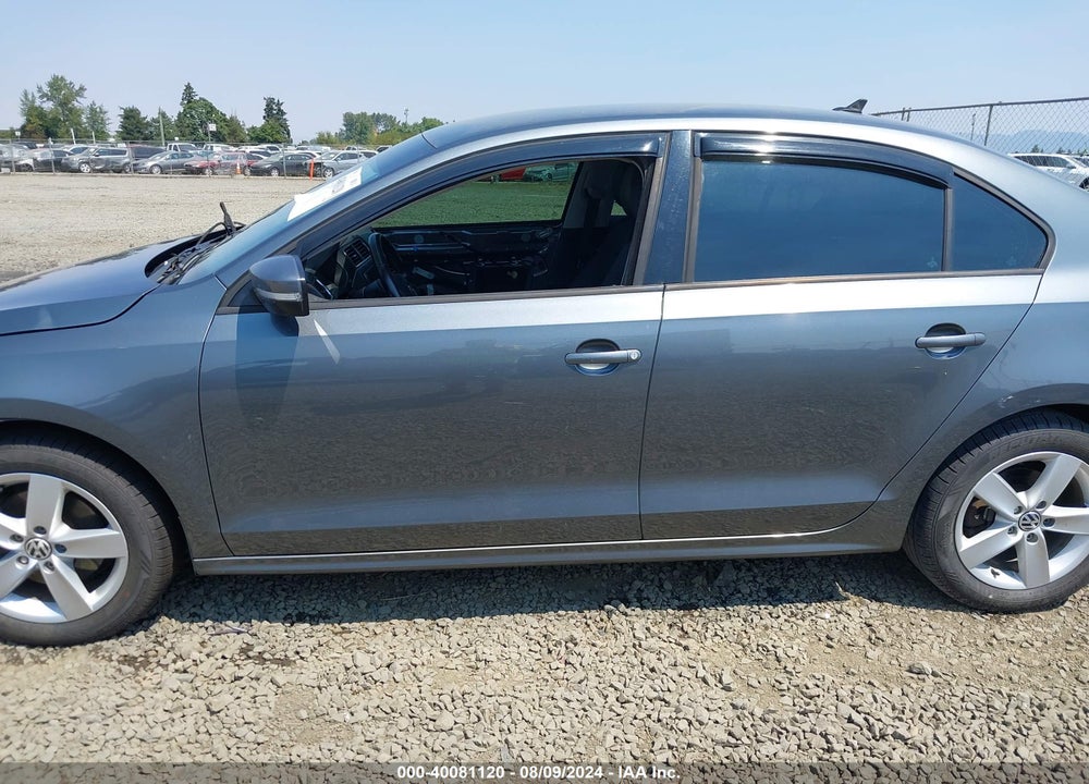2012 VOLKSWAGEN JETTA 2.0L TDI VIN: 3VW3L7AJ0CM011759
