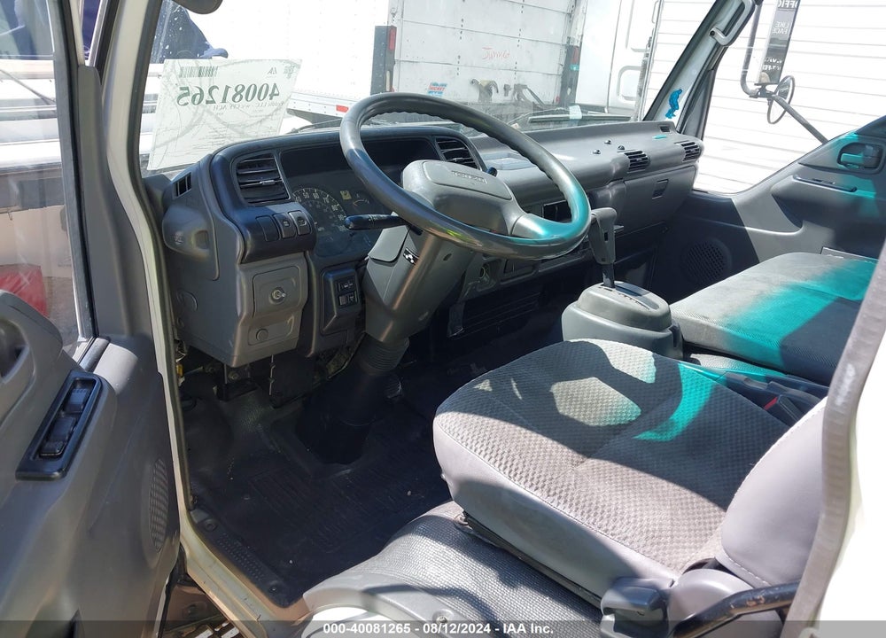 2003 ISUZU NPR VIN: 4KLC4B1R83J801624