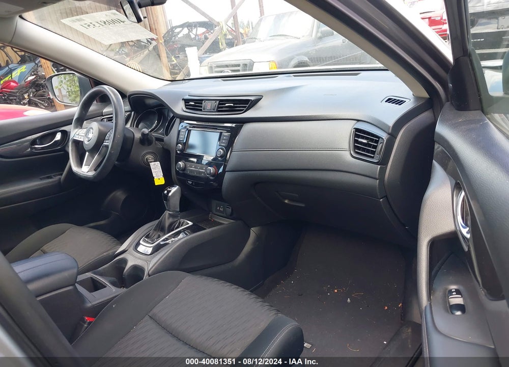 2018 NISSAN ROGUE S VIN: KNMAT2MT0JP548519