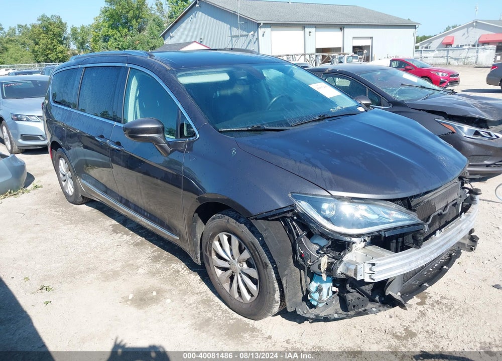 2018 CHRYSLER PACIFICA TOURING L VIN: 2C4RC1BG9JR275260