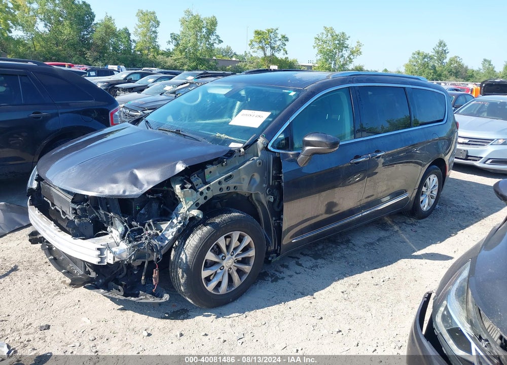 2018 CHRYSLER PACIFICA TOURING L VIN: 2C4RC1BG9JR275260